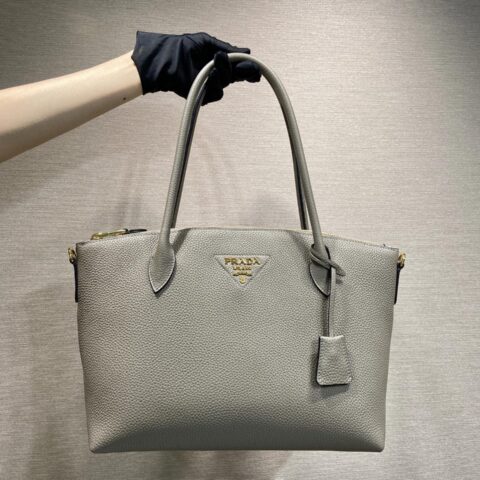 PRADA 🎉新品女包🎉1BG627🎉