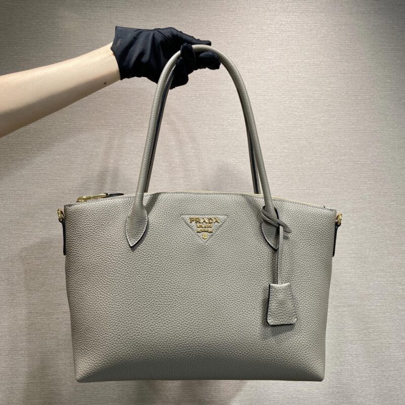 PRADA 🎉新品女包🎉1BG627🎉