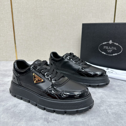 PRADA  最新款厚底休闲运动鞋