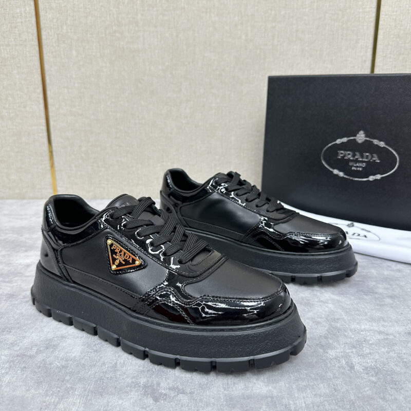 PRADA  最新款厚底休闲运动鞋