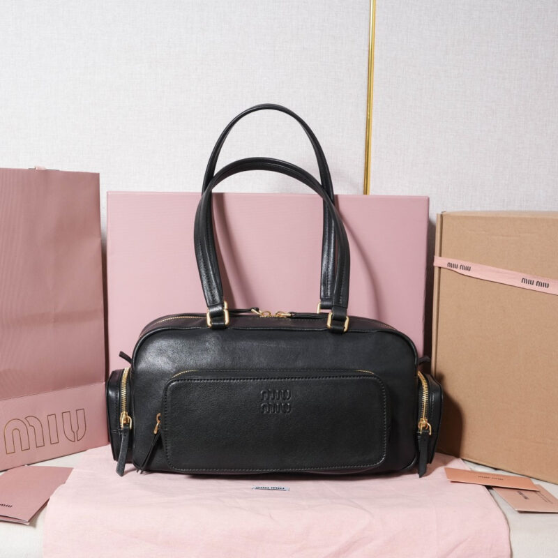 MIUMIU 新品特色款式中古机车包 5BB175 黑色