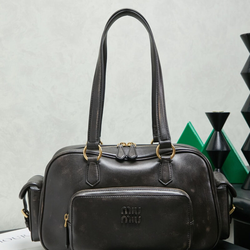 MIUMIU 新品特色款式中古机车包 5BB179 复古色