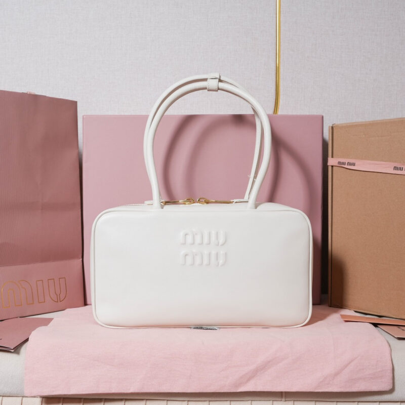 MIUMIU 新尺寸公文包 5BB172 白色
