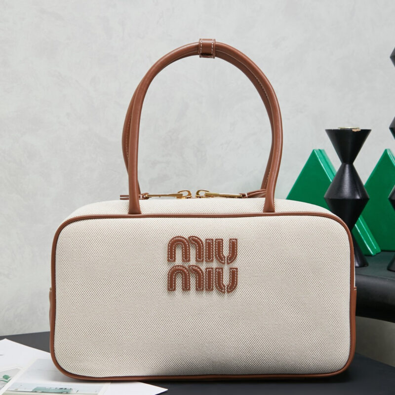 MIUMIU 新尺寸公文包 5BB172 白色帆布