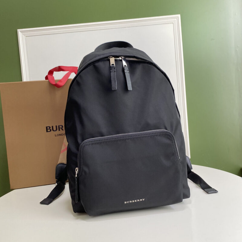 Burberry B家牛皮饰边双肩包 型号8911