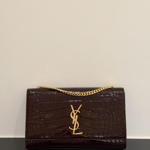 YSL 𝑲𝒂𝒕𝒆 𝟮𝟰𝒄𝒎亮光鳄鱼 型号: 354021 酒红色