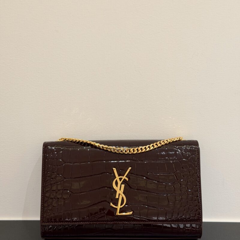YSL 𝑲𝒂𝒕𝒆 𝟮𝟰𝒄𝒎亮光鳄鱼 型号: 354021 酒红色