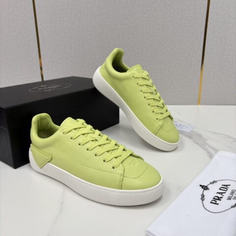 PRADA 最新单品运动鞋板鞋系列
