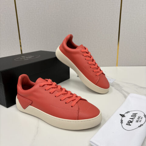 PRADA 最新单品运动鞋板鞋系列