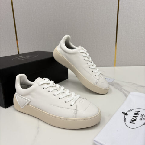 PRADA 最新单品运动鞋板鞋系列