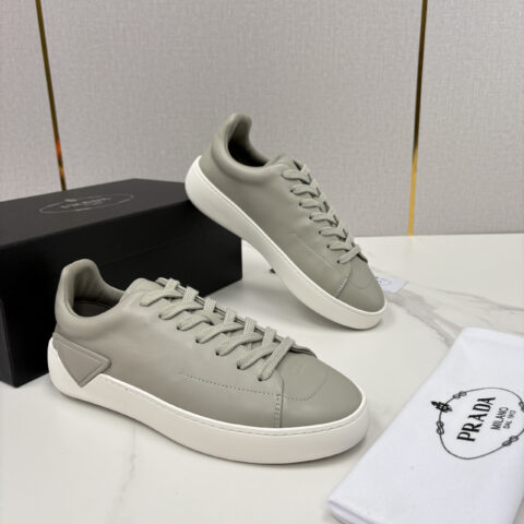PRADA 最新单品运动鞋板鞋系列