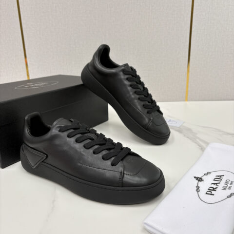 PRADA 最新单品运动鞋板鞋系列