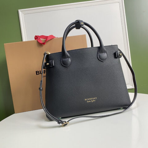 Burberry B家标志性「The Banner 班纳手袋」型号7941 黑色