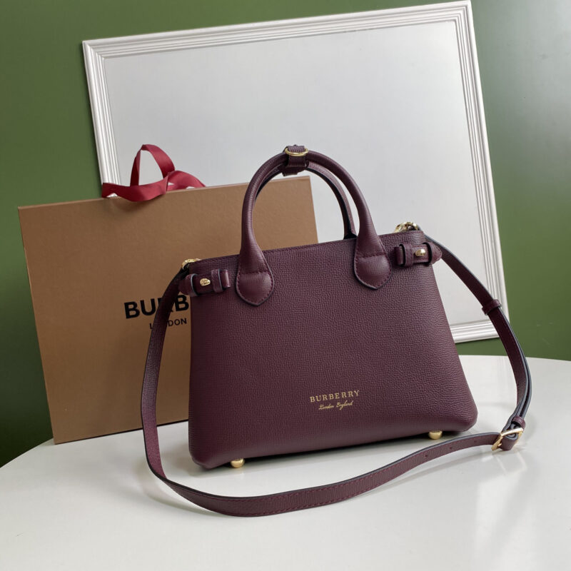 Burberry B家经典之作班纳包  型号7131酒红色