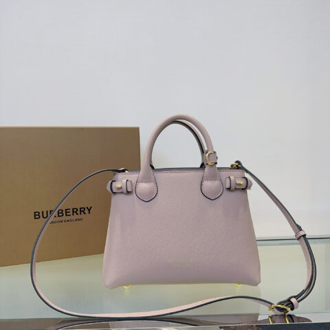 Burberry B家经典之作班纳包 型号7131粉色