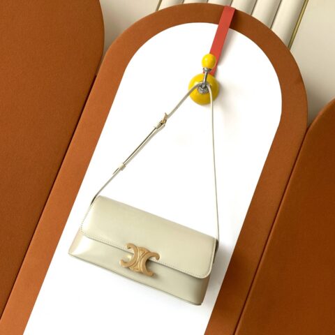 CELINE 最新品肩背包 款号：120553