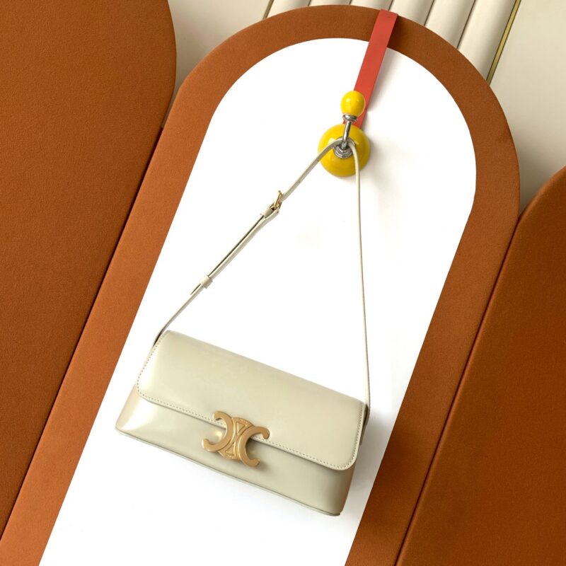 CELINE 最新品肩背包 款号：120553