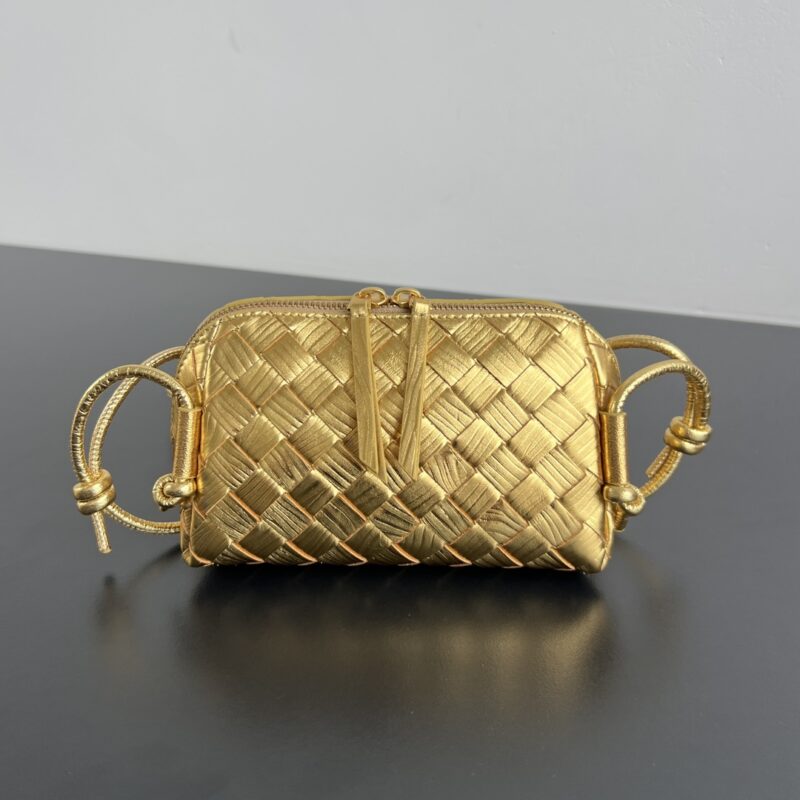 BV 新款 Concert pouch 794258 水波纹/金色