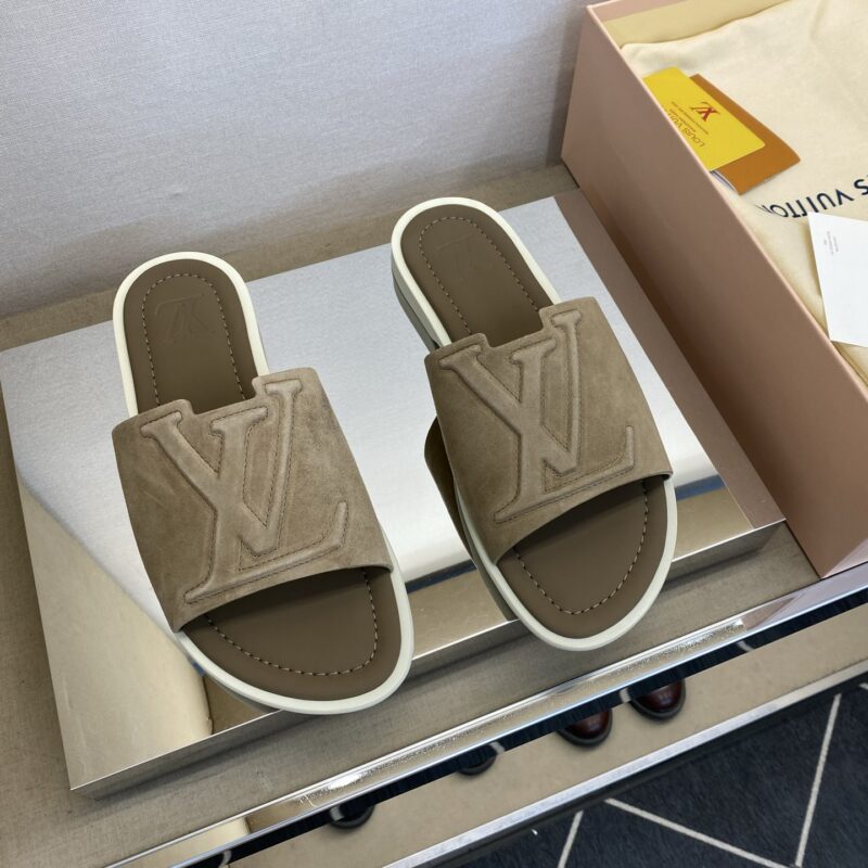 LV 男士真皮拖鞋