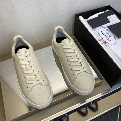 PRADA 男士休闲款