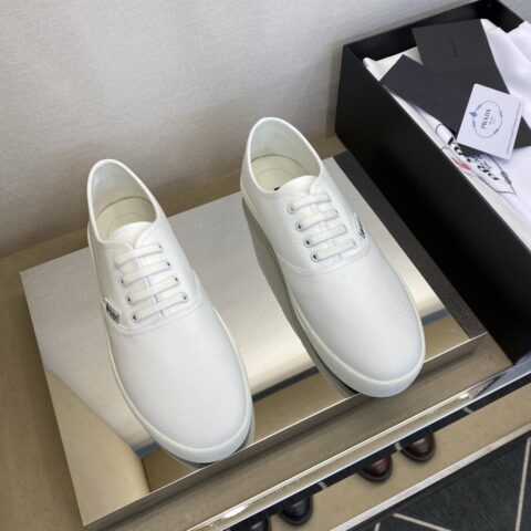 PRADA 男士休闲款