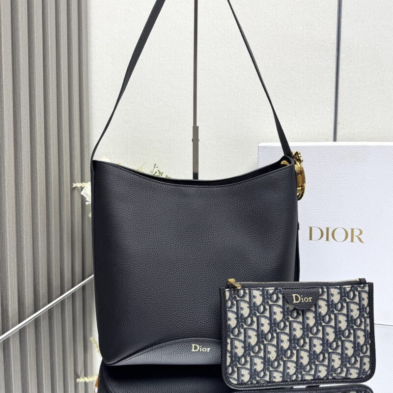 DIOR  Médaillon 水桶包 型号: M1532