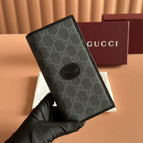 GUCCI GG Supreme帆布材质 型号：672947黑色/pvc