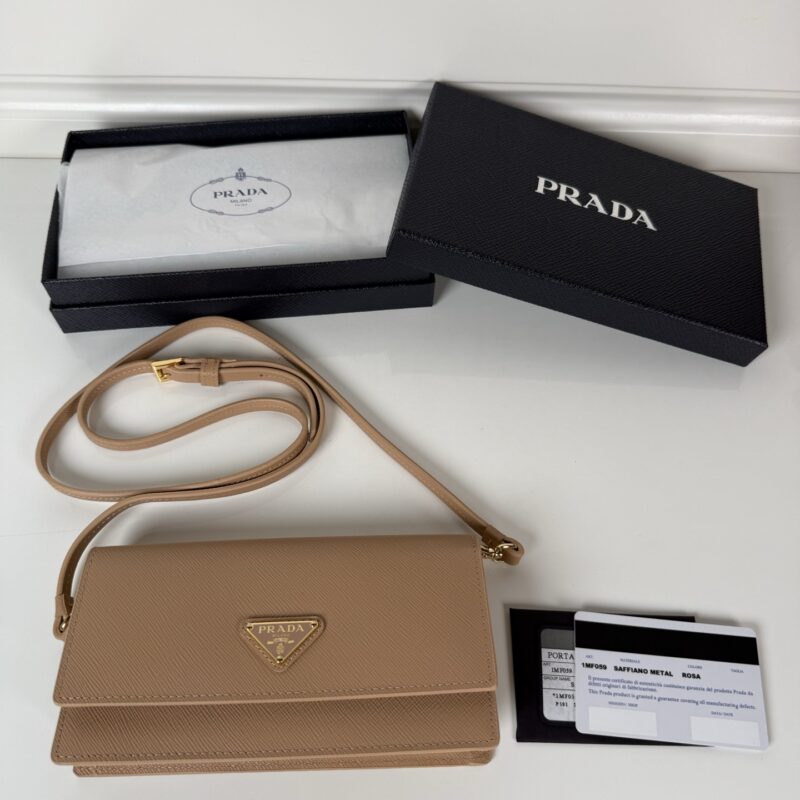 PRADA P家➡️女士多功能迷你小背包 型号1MF059