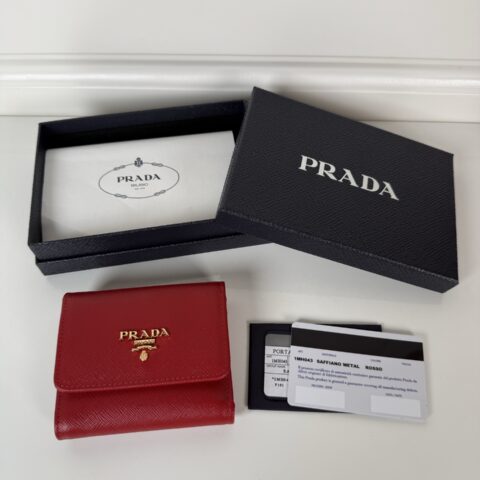PRADA P家➡️女士十字纹短夹，原单品质，型号1MH043