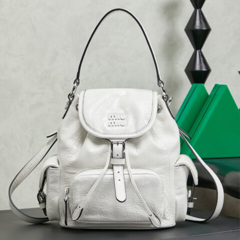 MIUMIU 新品学院风 双肩包 5BZ043 皱漆油蜡白色