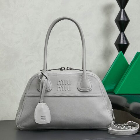 MIUMIU  Miu Vivant 迷你 型号：5BB200  灰色