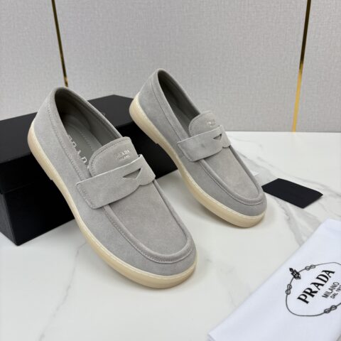 PRADA 男士绒面乐福鞋