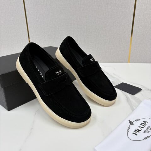 PRADA 男士绒面乐福鞋