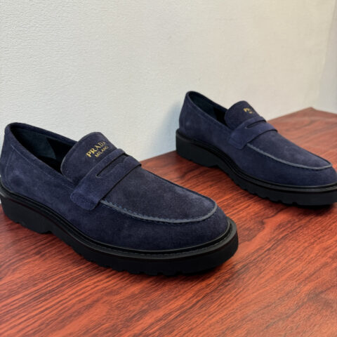 PRADA 新款男士皮革乐福鞋 货号：2EE233 蓝色