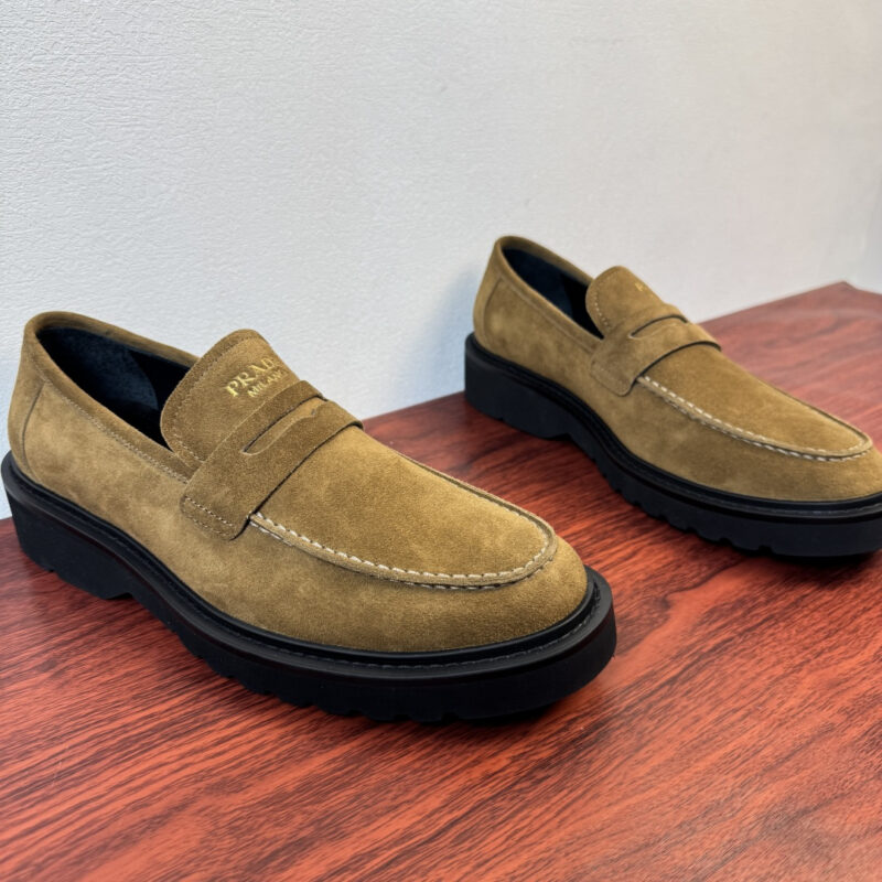 PRADA 新款男士皮革乐福鞋 货号：2EE233 黄棕