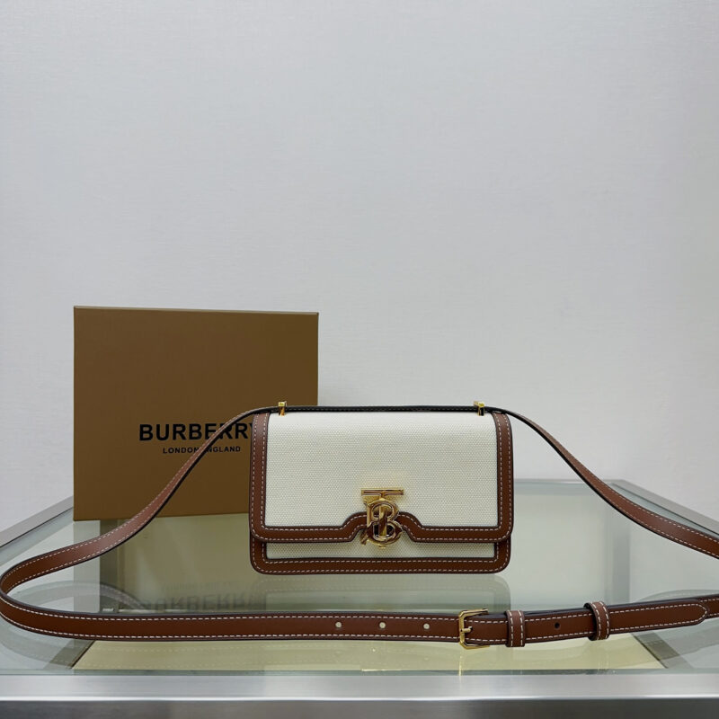 Burberry B家最新专属标识锁扣包 型号9141