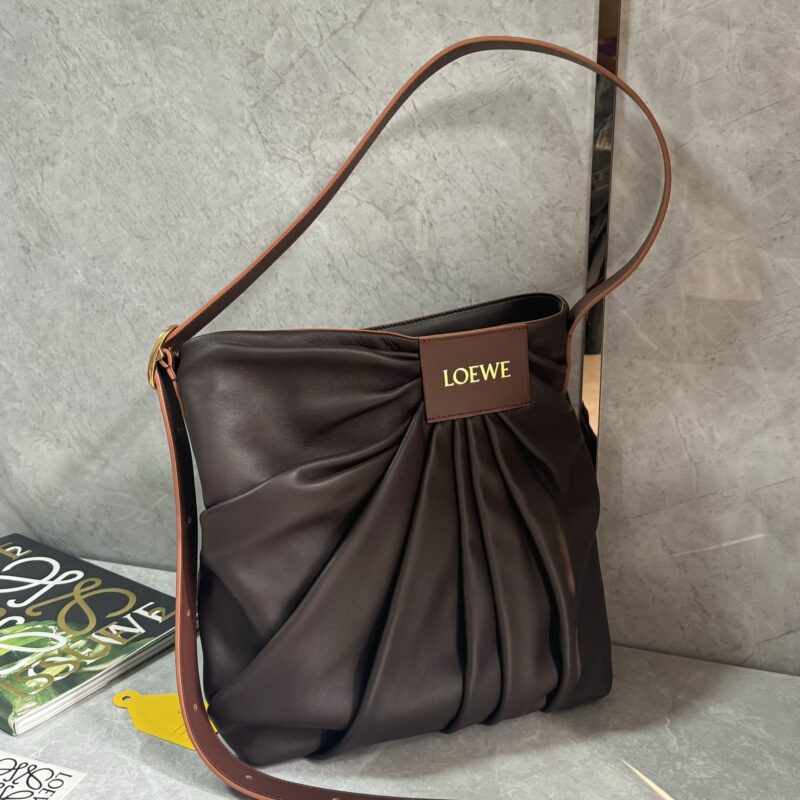 LOEWE 新款褶皱托特包Draped 0808 布朗尼棕