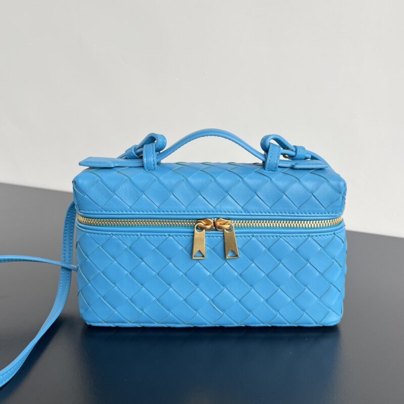 BV Vanity Case 绳带化妆包 789109泳池蓝