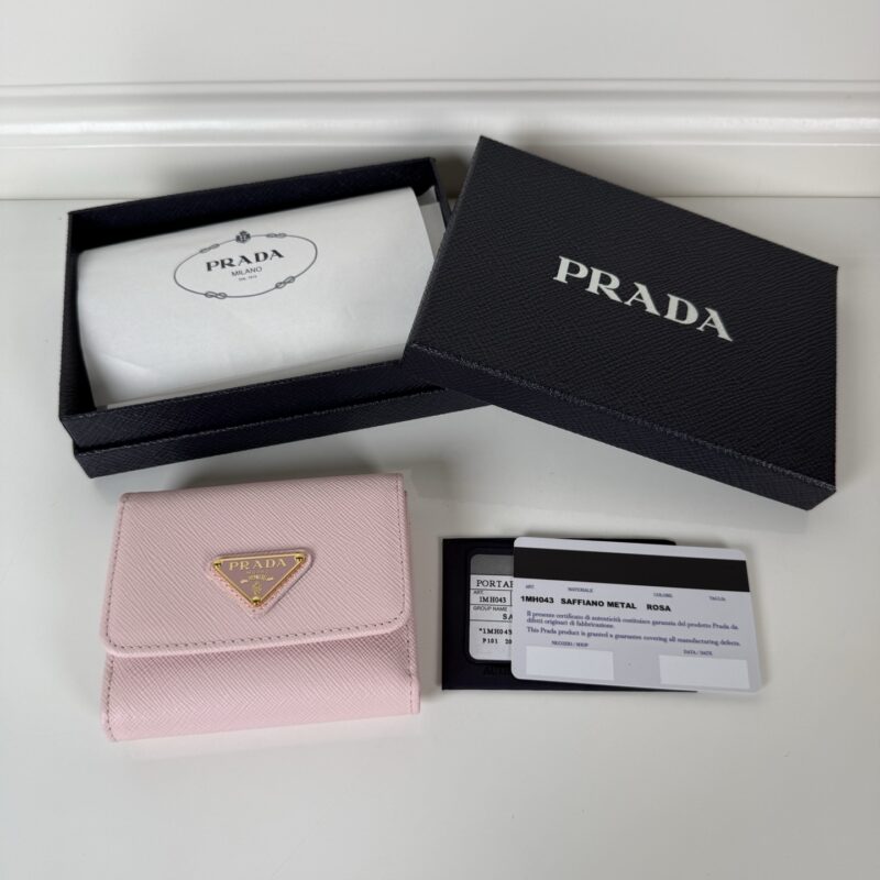 PRADA P家➡️女士十字纹短夹 原单品质 型号1MH043