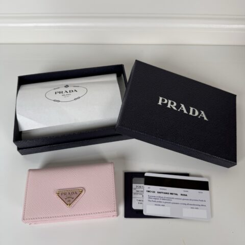 PRADA P家➡️经典卡片夹 型号1MC122