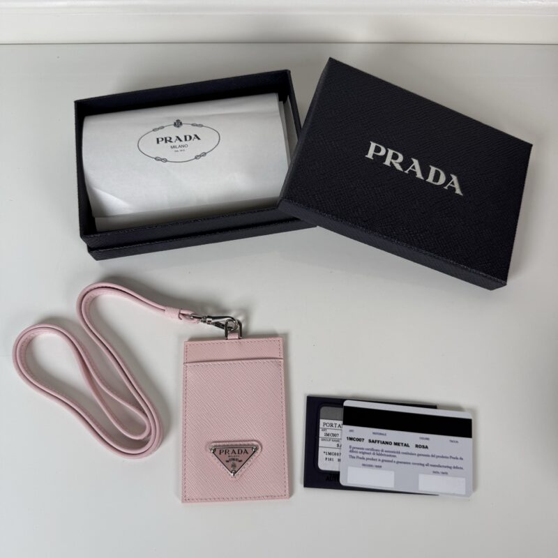 PRADA P家→挂脖款皮革证件夹 型号1MC007