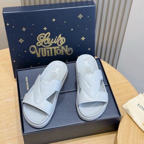 LV L家 OASIS 凉拖