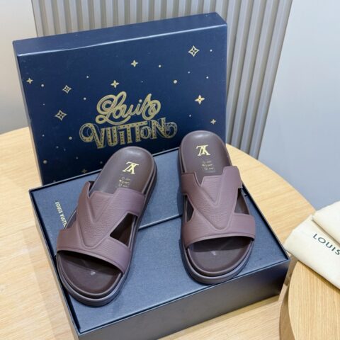 LV L家 OASIS 凉拖