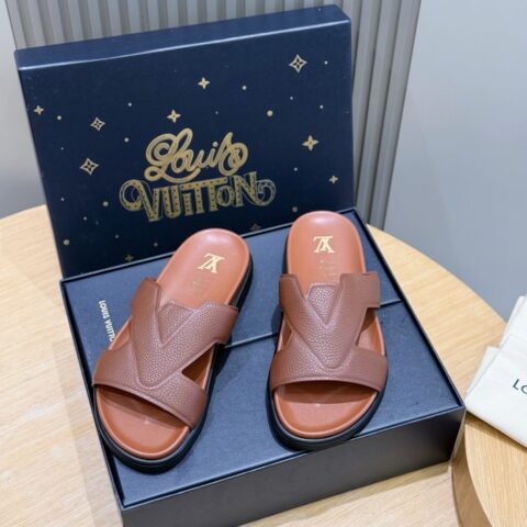 LV L家 OASIS 凉拖