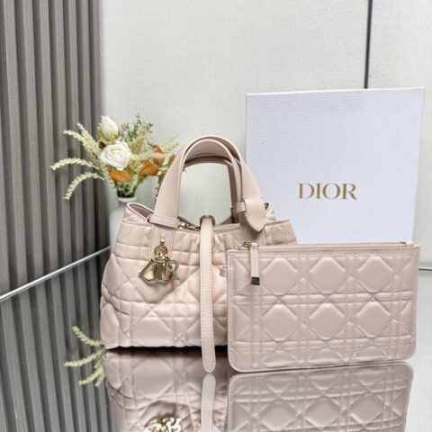 DIOR TOUJOURS 手袋 型号：2822〔胭脂粉皮里小号〕