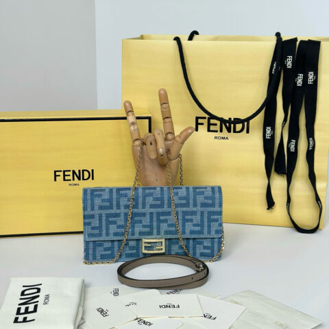 FENDI Baguette链条皮夹 款号 8638