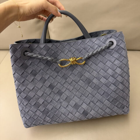 BV Andiamo手提包 型号：766016 麂皮云雾蓝灰 中号