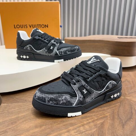 LV 男士trainer运动鞋