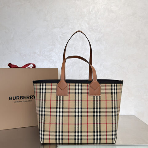 Burberry bur双面托特包 型号2231