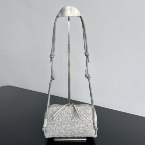 BV Concert  pouch  794258 钻石银灰色